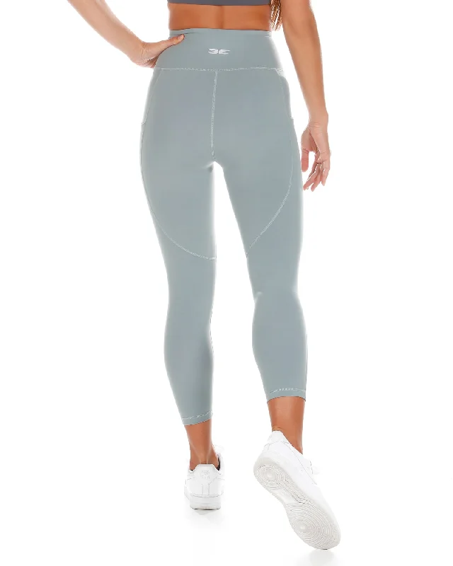 7-8-aura-ascend-leggings-pale-sage