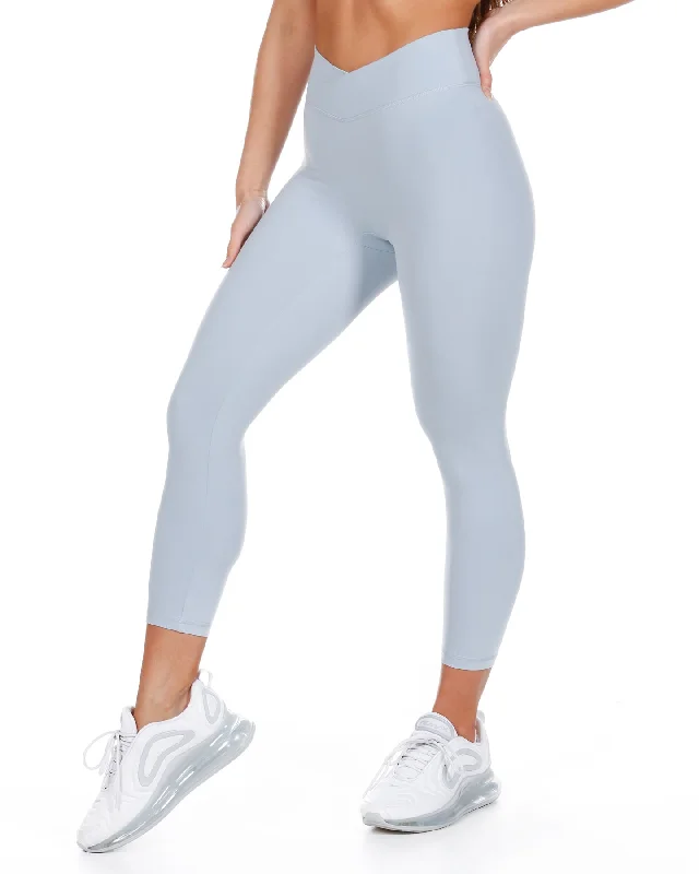 7/8 Cross Over Leggings - Light Blue