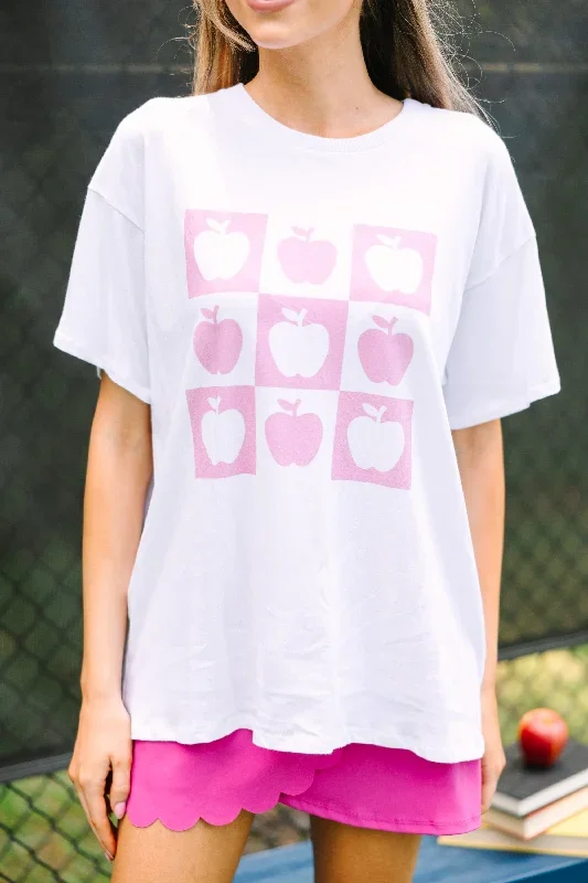 back-to-school-white-apple-graphic-tee