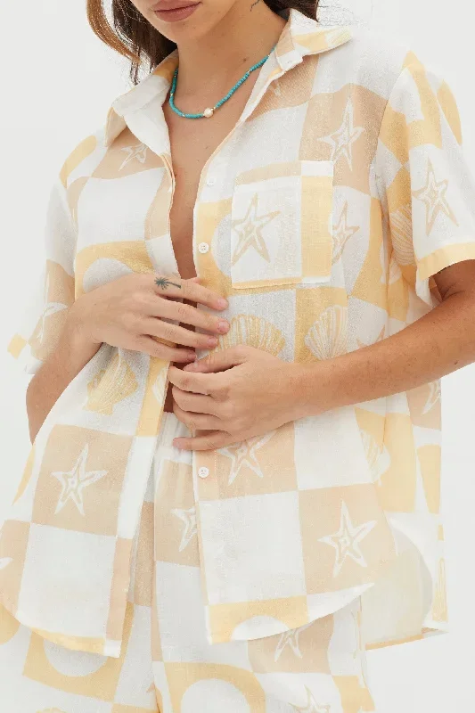 just-a-hunch-button-shirt-shell-print-yellow-multi