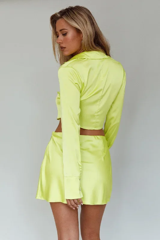 kari-satin-mini-skirt-lime