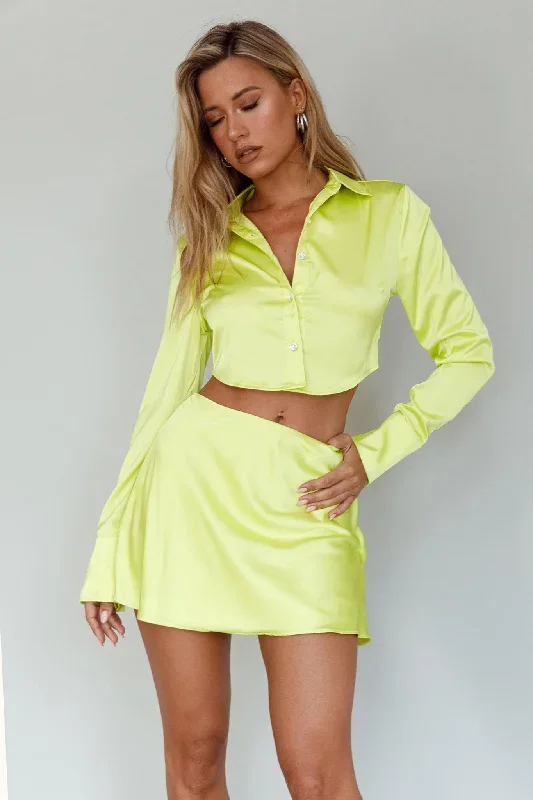 kari-satin-mini-skirt-lime