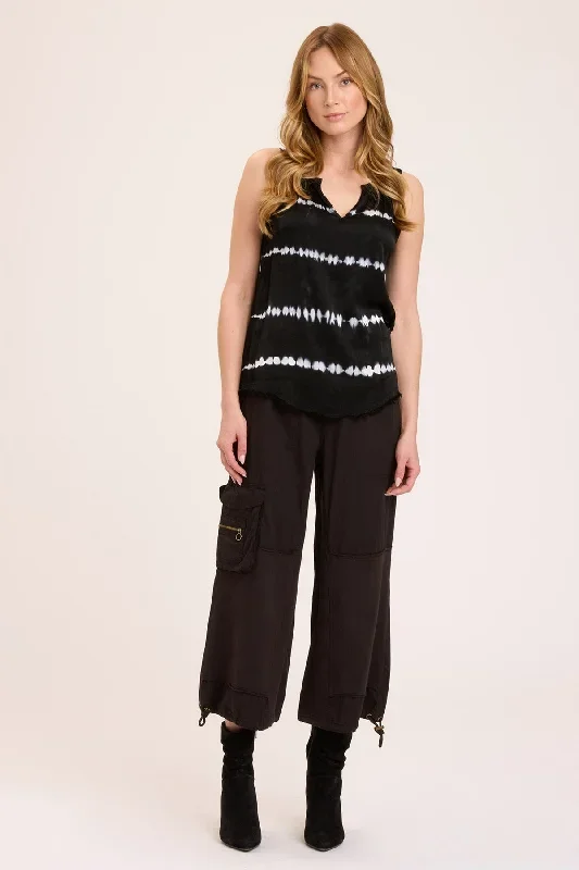 numa-cargo-crop-black