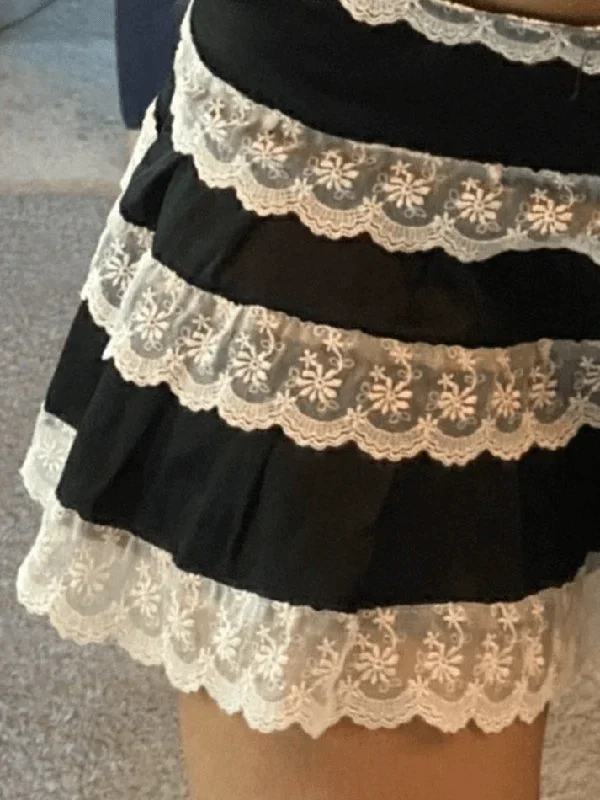 patchwork-lace-tiered-mini-skirt