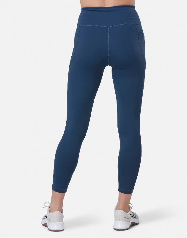 relentless-legging-7-8-in-petrol-blue-ss24